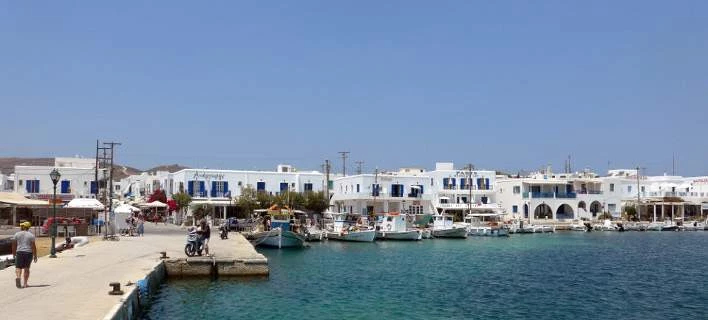 Αντίπαρος: Πολίτης έσπασε στο ξύλο δημοτικό σύμβουλο – Χάος στη συνεδρίαση